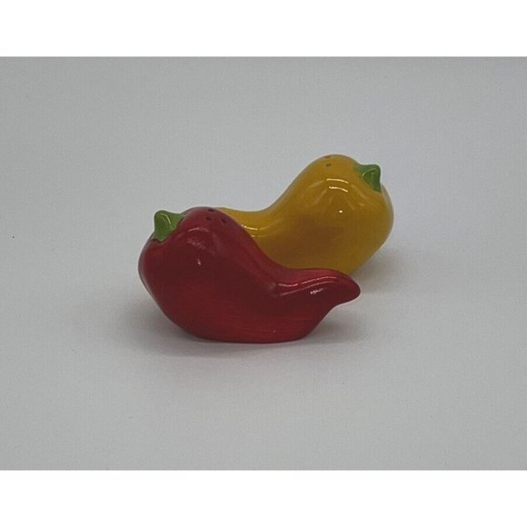 Red And Yellow Pepper Salt Shakes - Picture 4 of 5